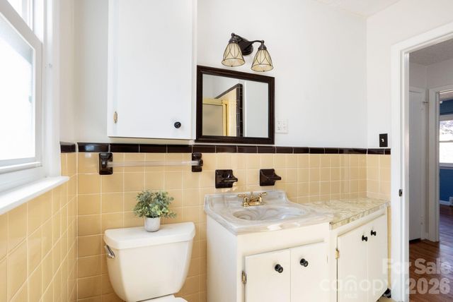 3 Valley Lane, Asheville, NC 28804