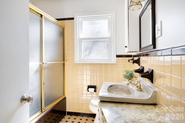 3 Valley Lane, Asheville, NC 28804