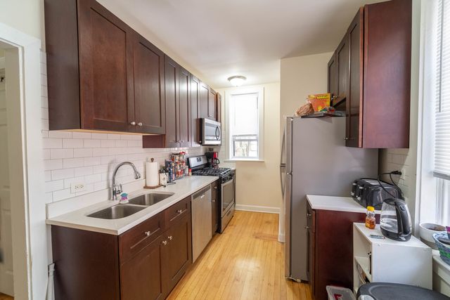 7644 N Greenview Avenue 2W, Chicago, IL 60626