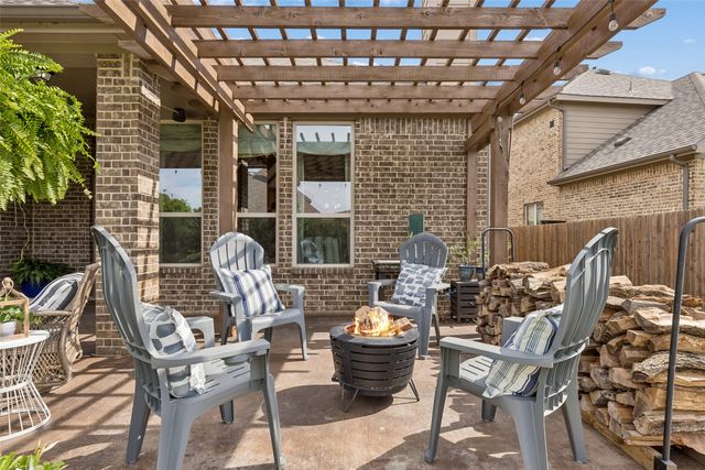 1046 Finsbury Lane, Forney, TX 75126