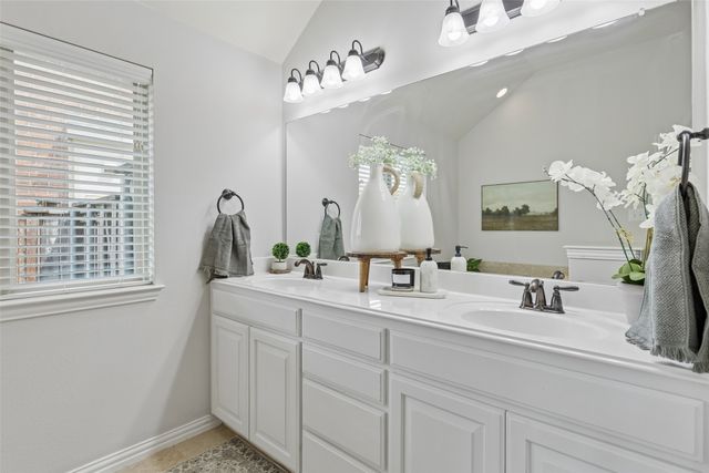 1046 Finsbury Lane, Forney, TX 75126