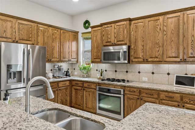 1046 Finsbury Lane, Forney, TX 75126