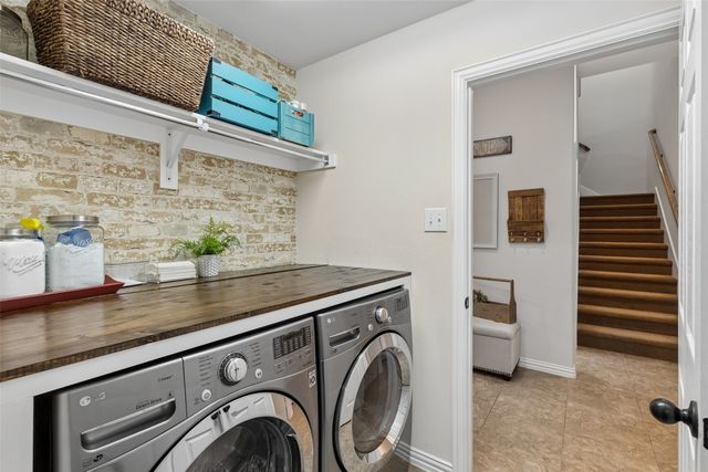 1046 Finsbury Lane, Forney, TX 75126