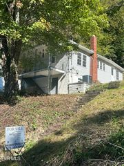 1048 Northwest Ridge Avenue, Norton, VA 24273