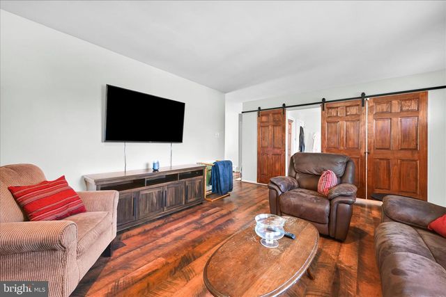 203 WINDING WAY, Wernersville, PA 19565