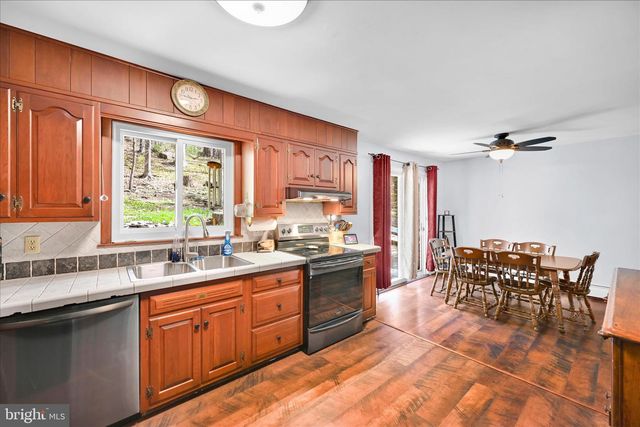 203 WINDING WAY, Wernersville, PA 19565