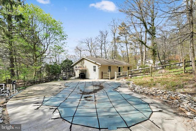 203 WINDING WAY, Wernersville, PA 19565