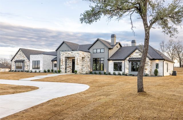 204 Dan Russell Bend, Weatherford, TX 76087