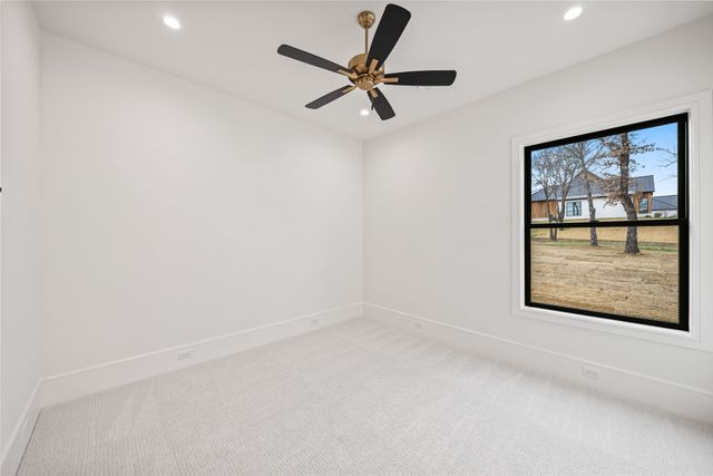 204 Dan Russell Bend, Weatherford, TX 76087