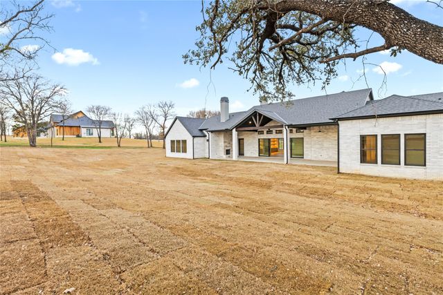 204 Dan Russell Bend, Weatherford, TX 76087