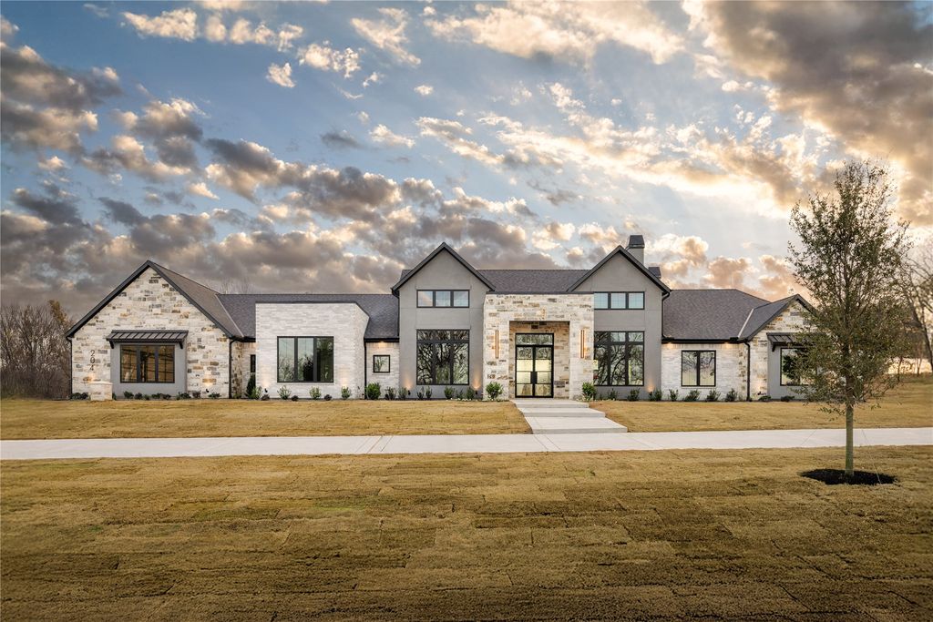 204 Dan Russell Bend, Weatherford, TX 76087