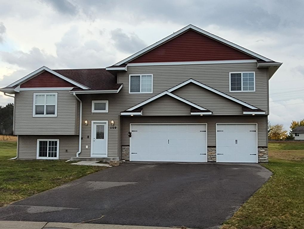 1109 8th Avenue, Isanti, MN 55040