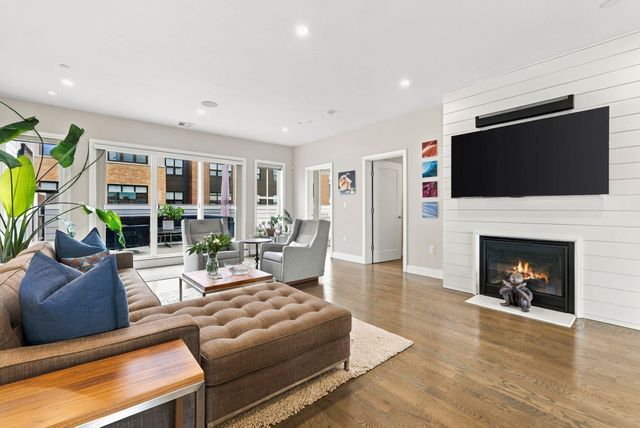 8 Baker Ct 4, Boston, MA 02125