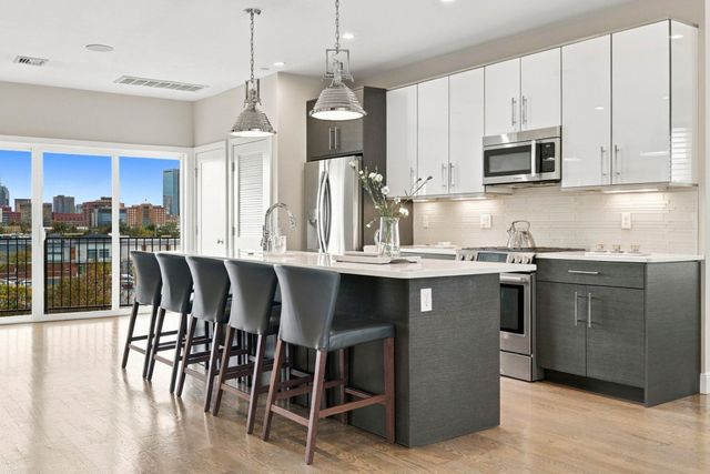 8 Baker Ct 4, Boston, MA 02125