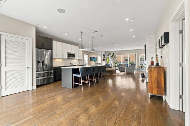 8 Baker Ct 4, Boston, MA 02125