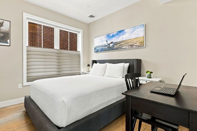 8 Baker Ct 4, Boston, MA 02125
