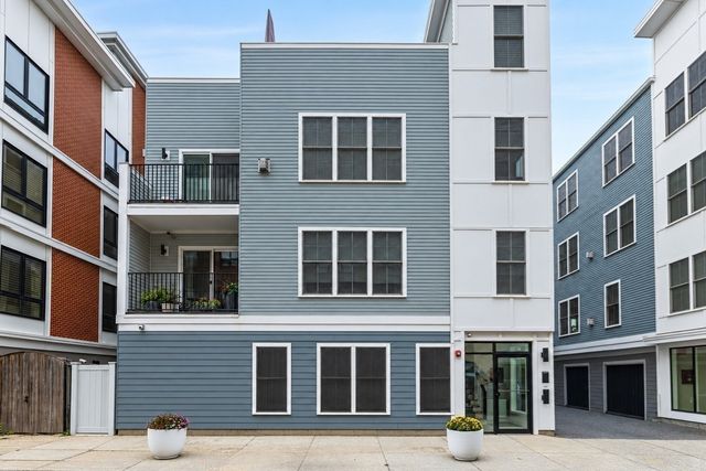 8 Baker Ct 4, Boston, MA 02125
