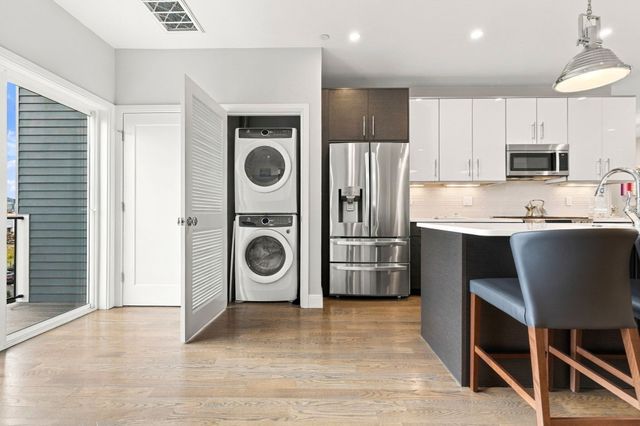 8 Baker Ct 4, Boston, MA 02125