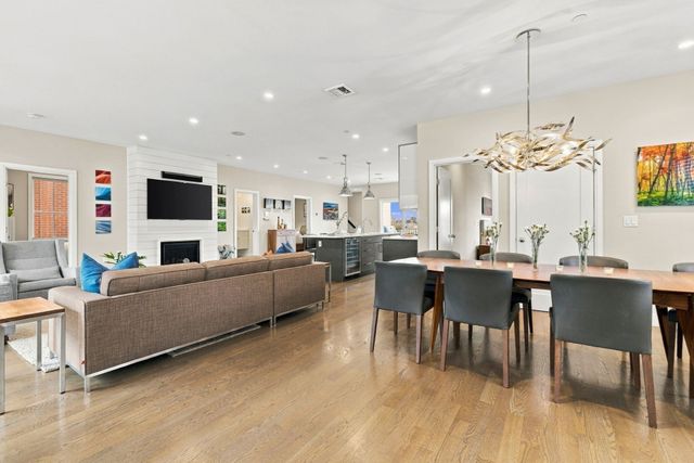 8 Baker Ct 4, Boston, MA 02125