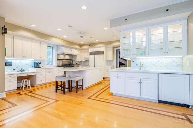 101 S Spring Avenue, La Grange, IL 60525