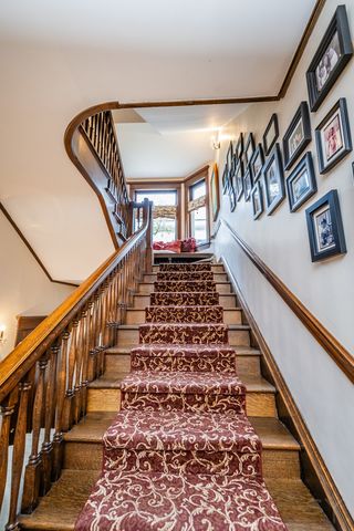 101 S Spring Avenue, La Grange, IL 60525