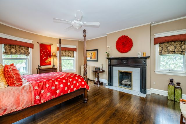 101 S Spring Avenue, La Grange, IL 60525