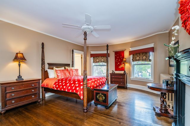 101 S Spring Avenue, La Grange, IL 60525