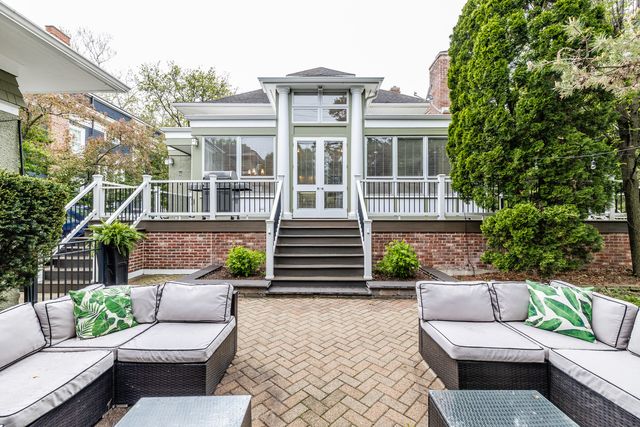 101 S Spring Avenue, La Grange, IL 60525