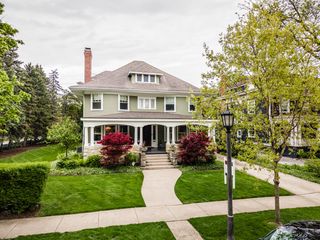 101 S Spring Avenue, La Grange, IL 60525