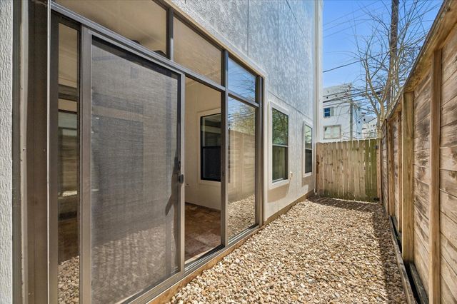 5218 Feagan Street F, Houston, TX 77007