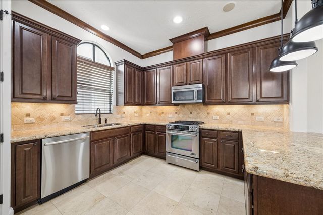 5218 Feagan Street F, Houston, TX 77007