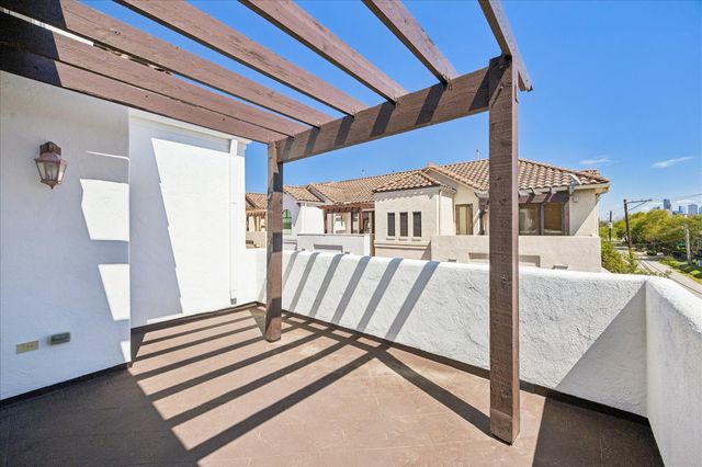 5218 Feagan Street F, Houston, TX 77007