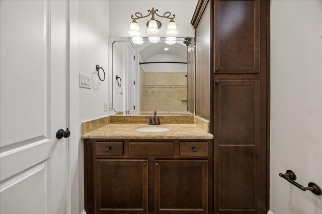 5218 Feagan Street F, Houston, TX 77007