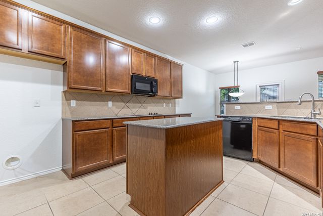 7651 Mission Ledge, Boerne, TX 78015