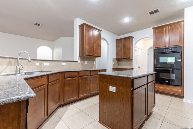 7651 Mission Ledge, Boerne, TX 78015