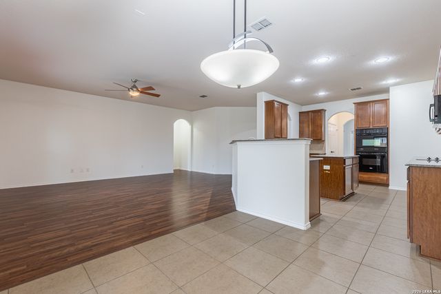 7651 Mission Ledge, Boerne, TX 78015