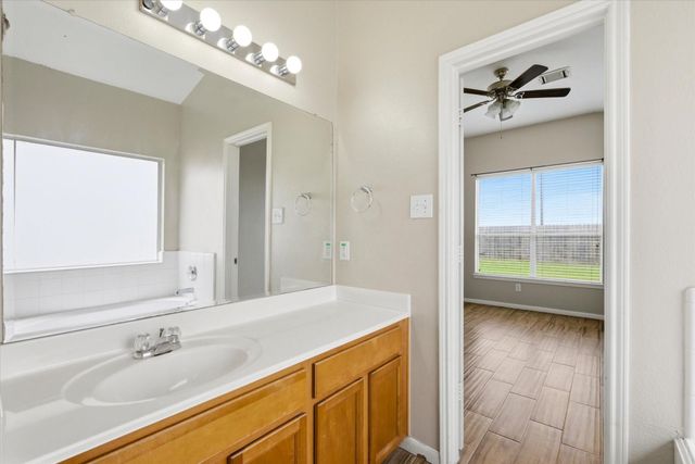 10707 Mocker Nut Street, Baytown, TX 77523
