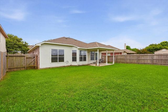 10707 Mocker Nut Street, Baytown, TX 77523