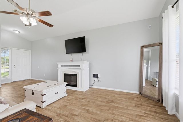 10707 Mocker Nut Street, Baytown, TX 77523