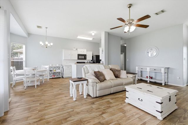 10707 Mocker Nut Street, Baytown, TX 77523