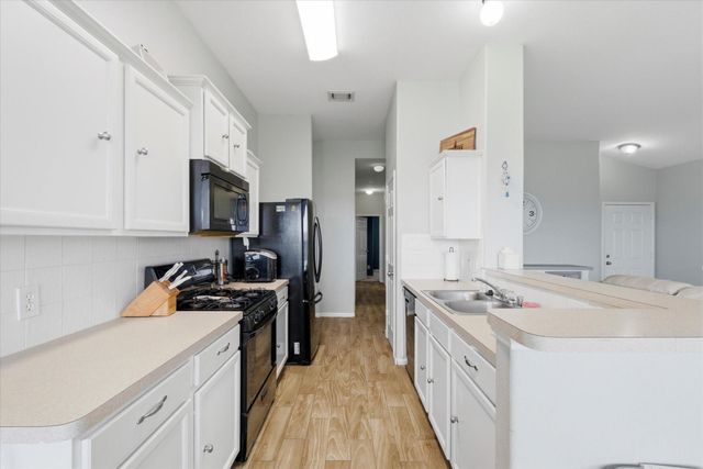 10707 Mocker Nut Street, Baytown, TX 77523