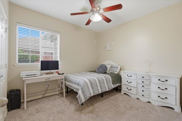 10707 Mocker Nut Street, Baytown, TX 77523