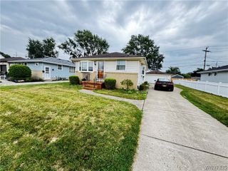 13 Satinwood Drive, Cheektowaga, NY 14225