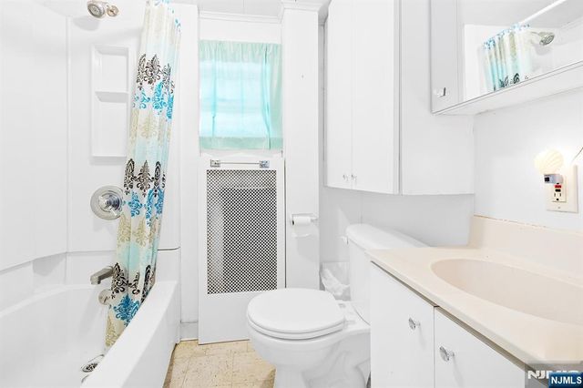 33 Oak Street, Bloomfield, NJ 07003