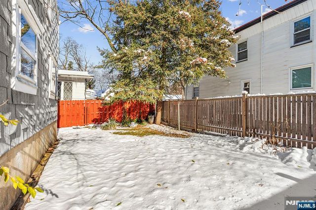 33 Oak Street, Bloomfield, NJ 07003