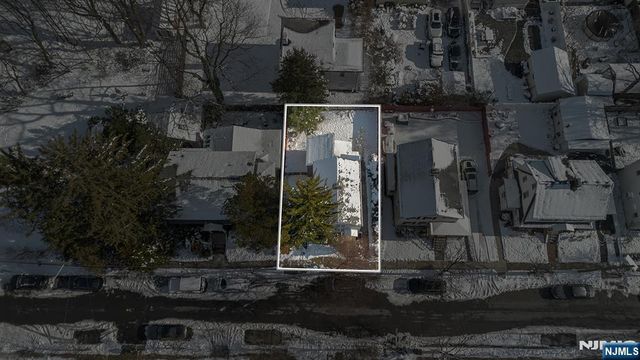 33 Oak Street, Bloomfield, NJ 07003