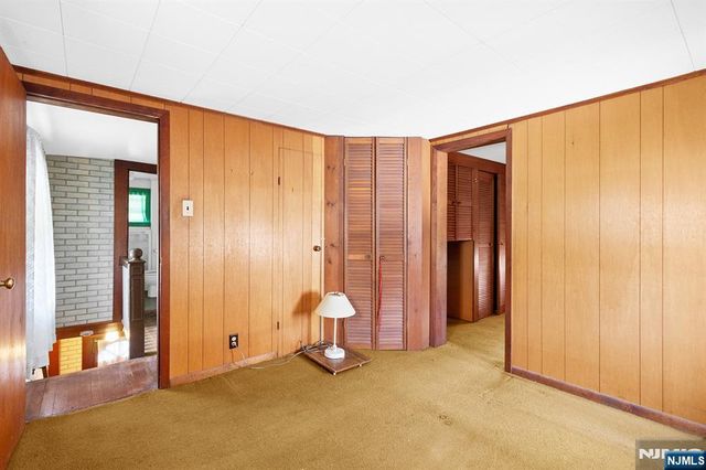 33 Oak Street, Bloomfield, NJ 07003