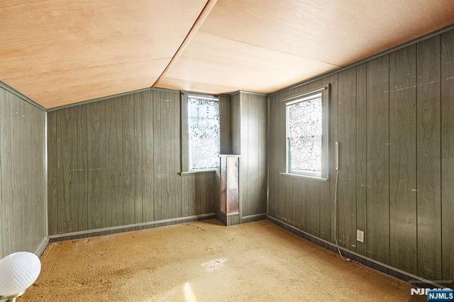 33 Oak Street, Bloomfield, NJ 07003