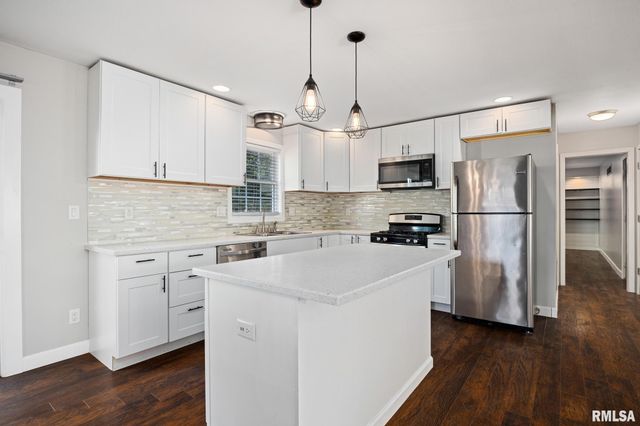 3343 W SAYMORE Lane, Peoria, IL 61615