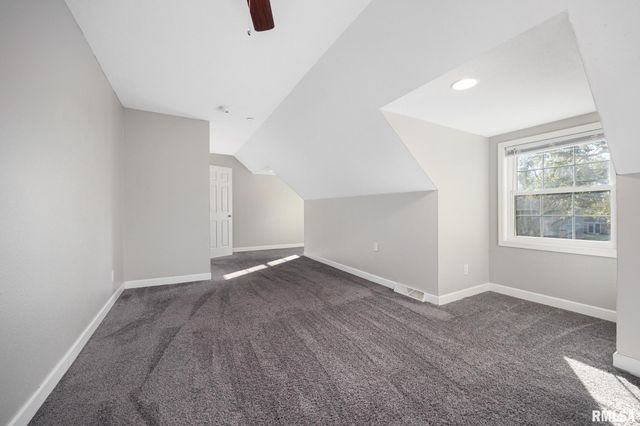 3343 W SAYMORE Lane, Peoria, IL 61615